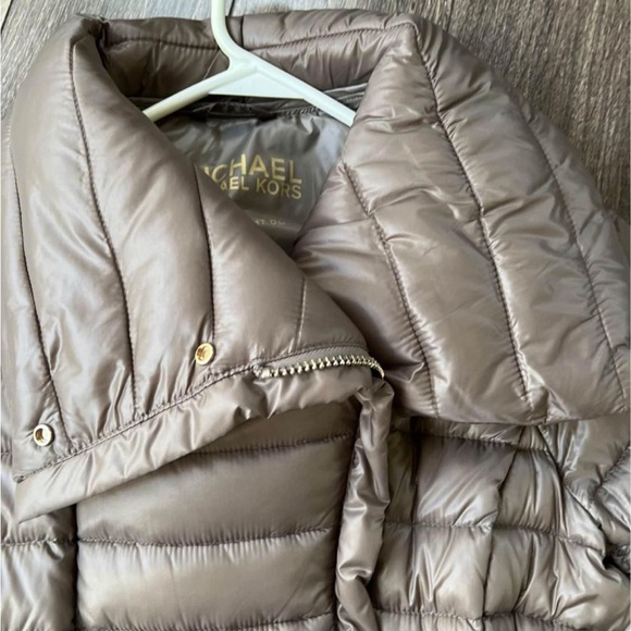 Nwt Mk puffer jacket - Picture 3 of 5